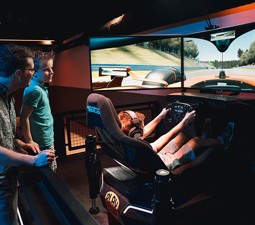 4 RACES. ZELF KIEZEN. SAMEN STRIJDEN.